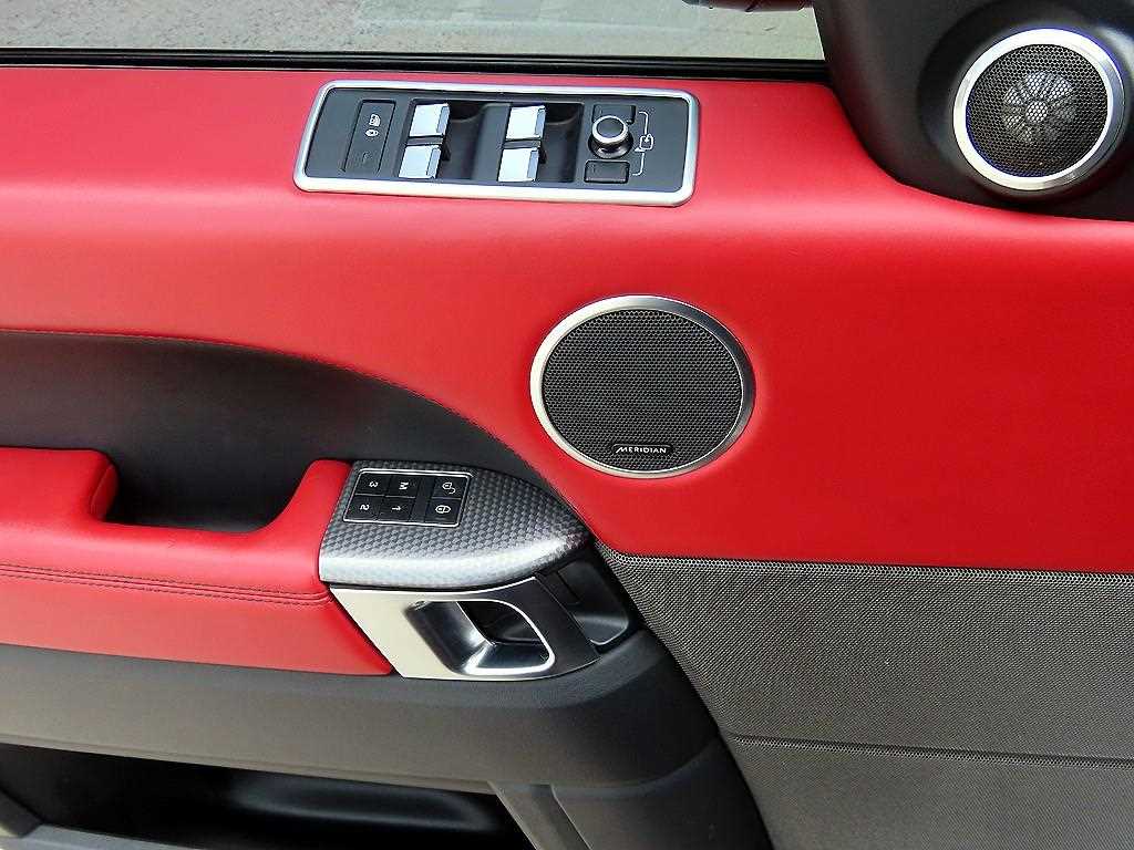 Land Rover Range Rover Sport — photo 11