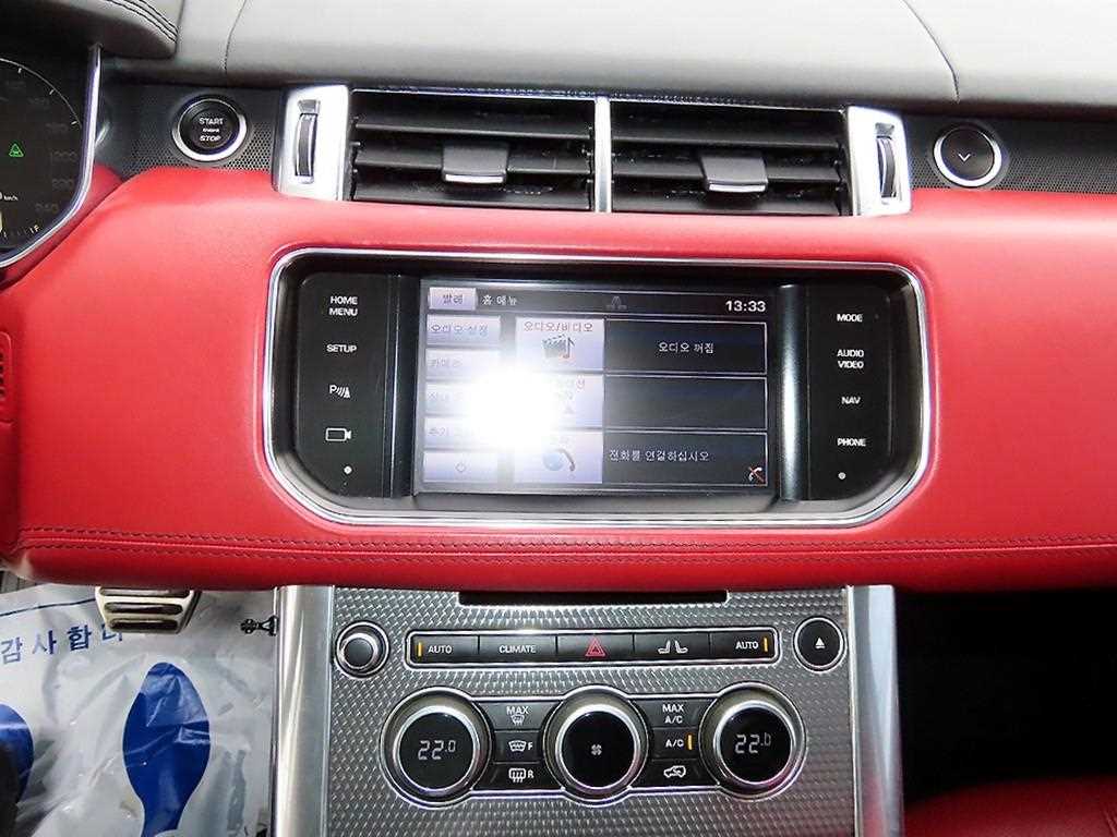 Land Rover Range Rover Sport — photo 12