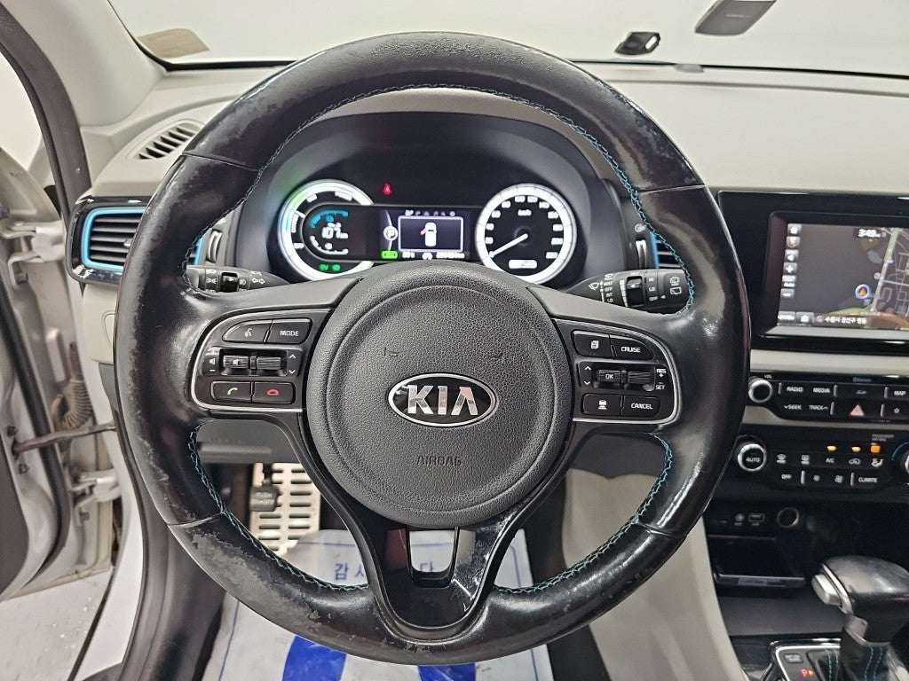 Kia Niro — photo 09