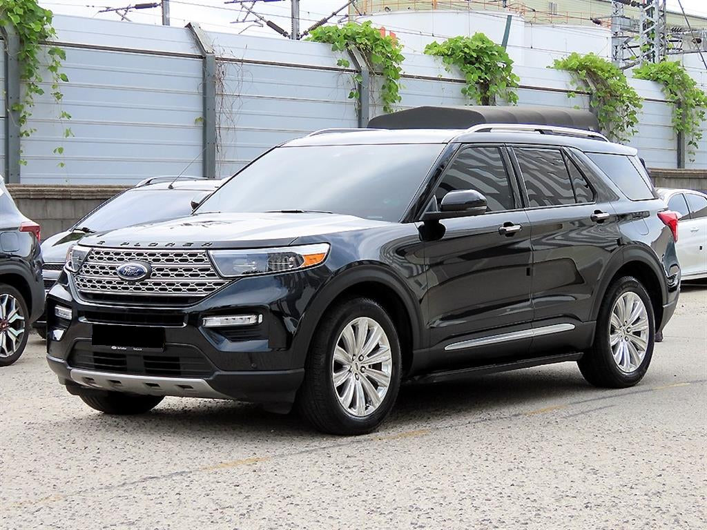 Ford Explorer — photo 02