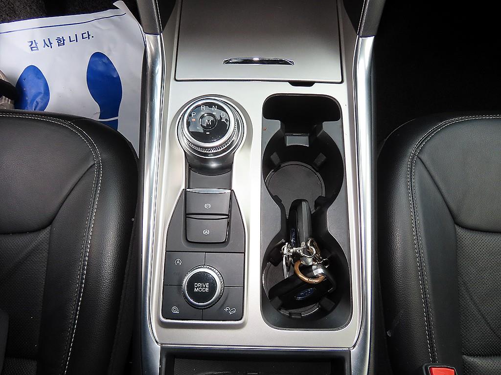 Ford Explorer — photo 10