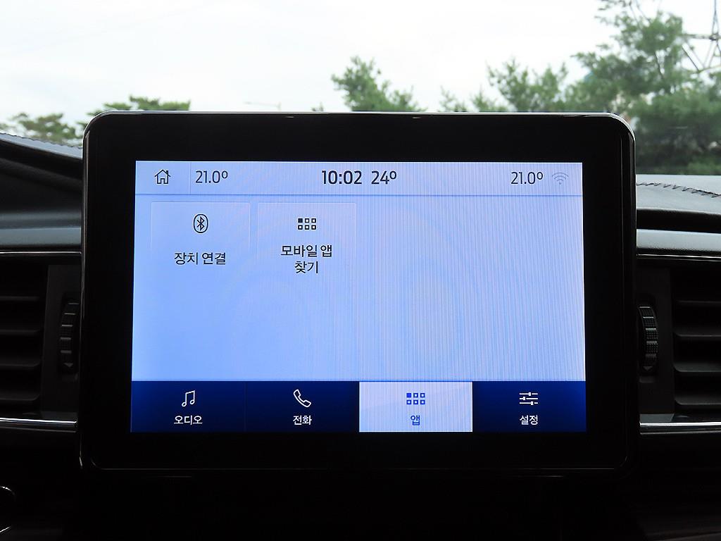 Ford Explorer — photo 13