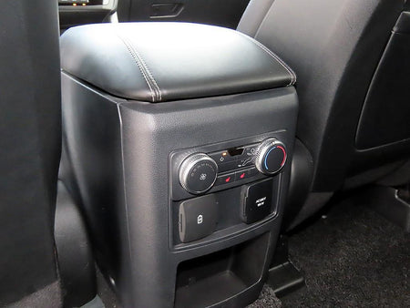 Ford Explorer — photo 16