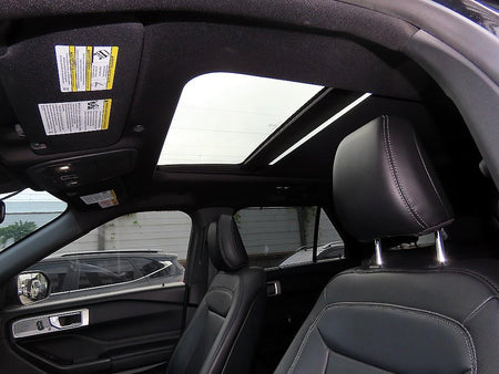 Ford Explorer — photo 17