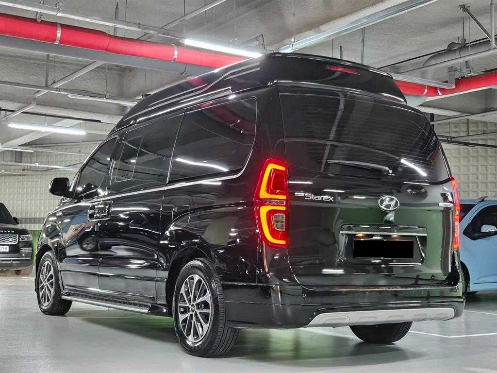 Hyundai Starex — photo 03