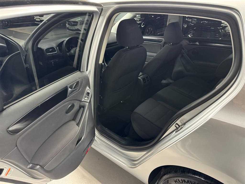 Volkswagen Golf — photo 09