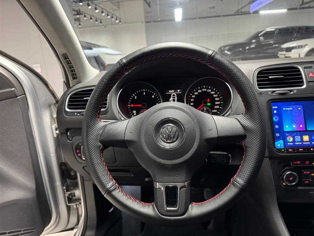 Volkswagen Golf — photo 11