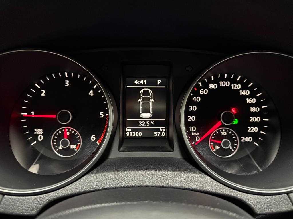 Volkswagen Golf — photo 12