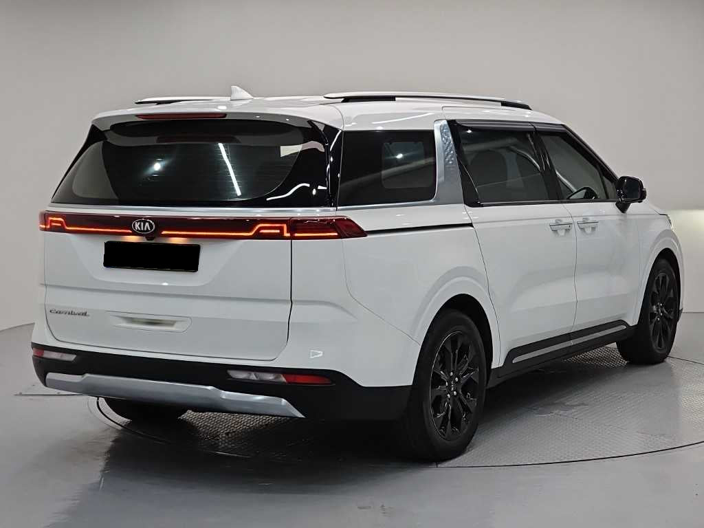Kia Carnival — photo 04