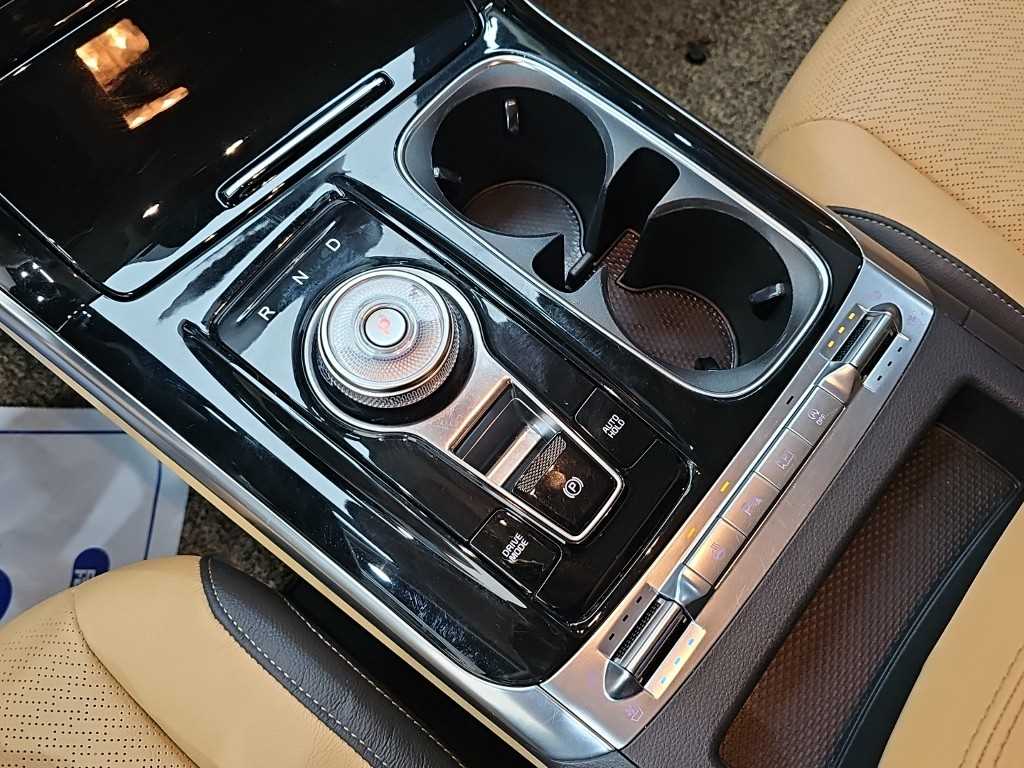 Kia Carnival — photo 08