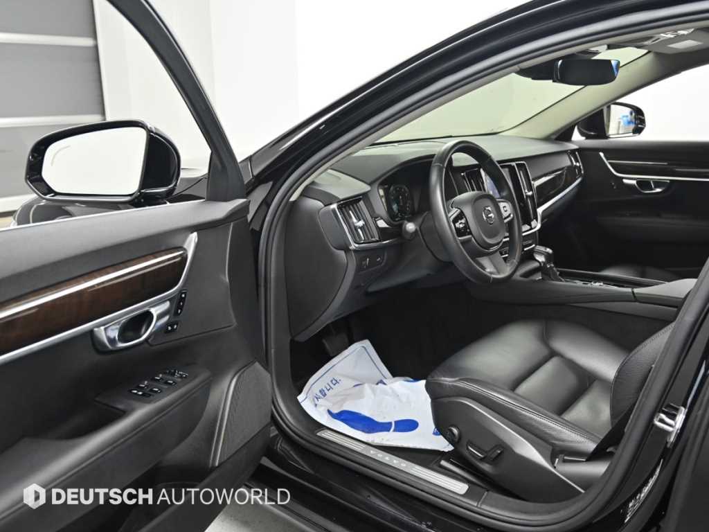 Volvo S90 — photo 11