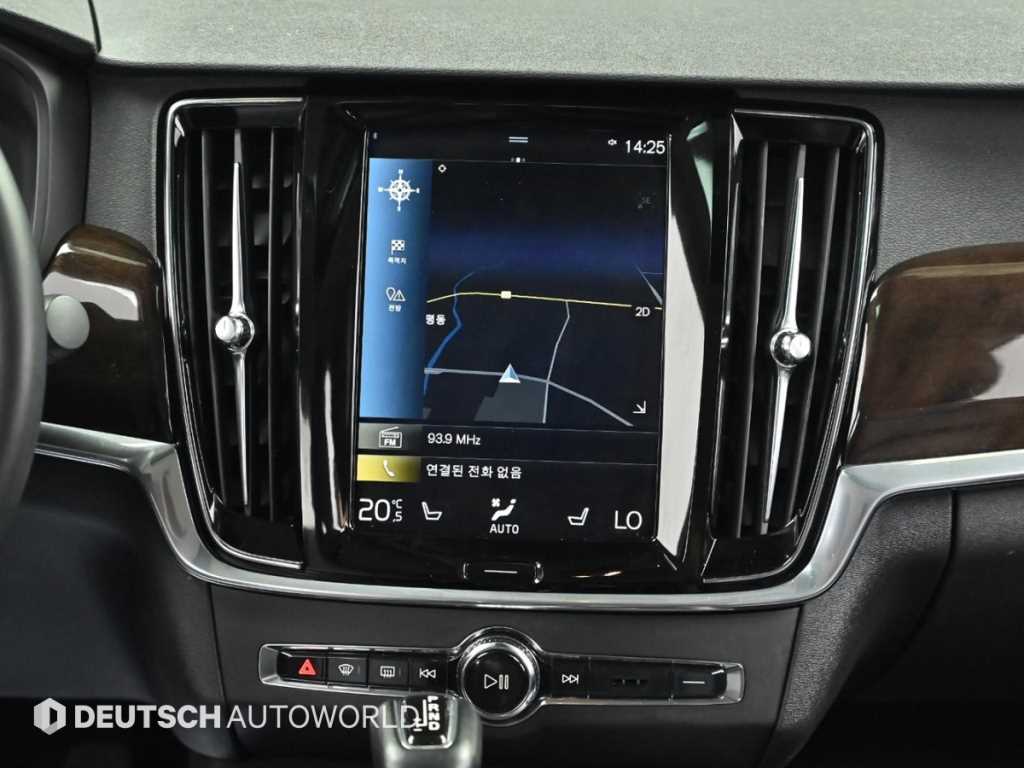 Volvo S90 — photo 14