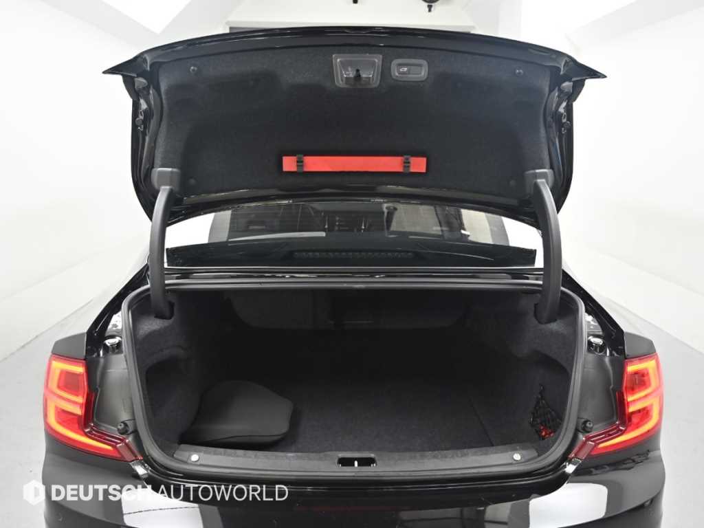 Volvo S90 — photo 19