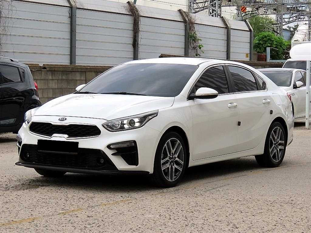 Kia K3 — photo 01