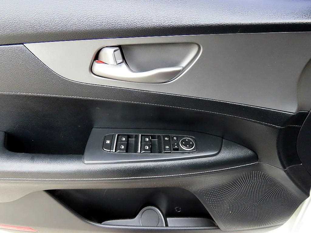Kia K3 — photo 11