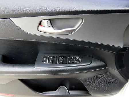 Kia K3 — photo 11