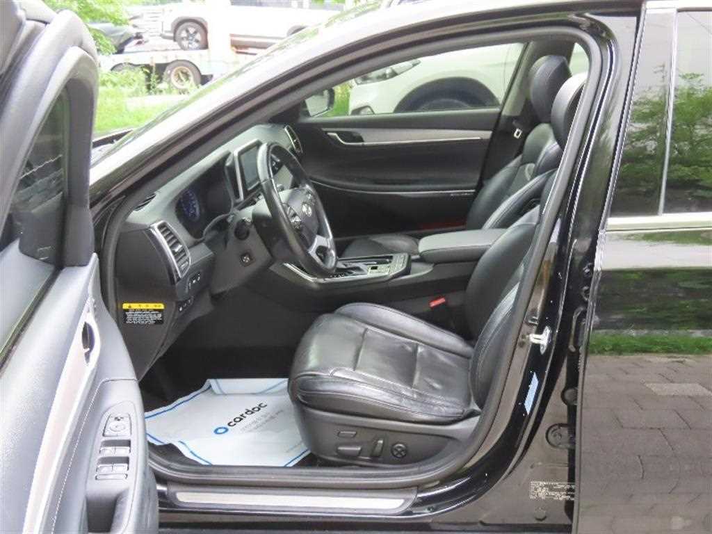 Hyundai Grandeur — photo 13