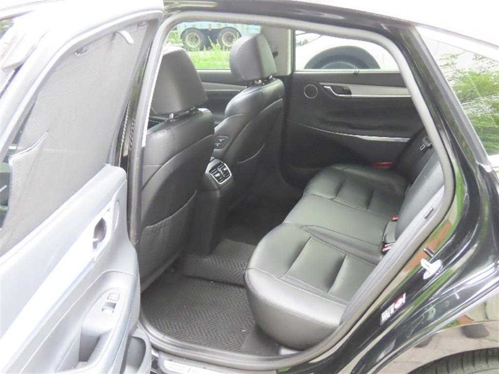 Hyundai Grandeur — photo 14