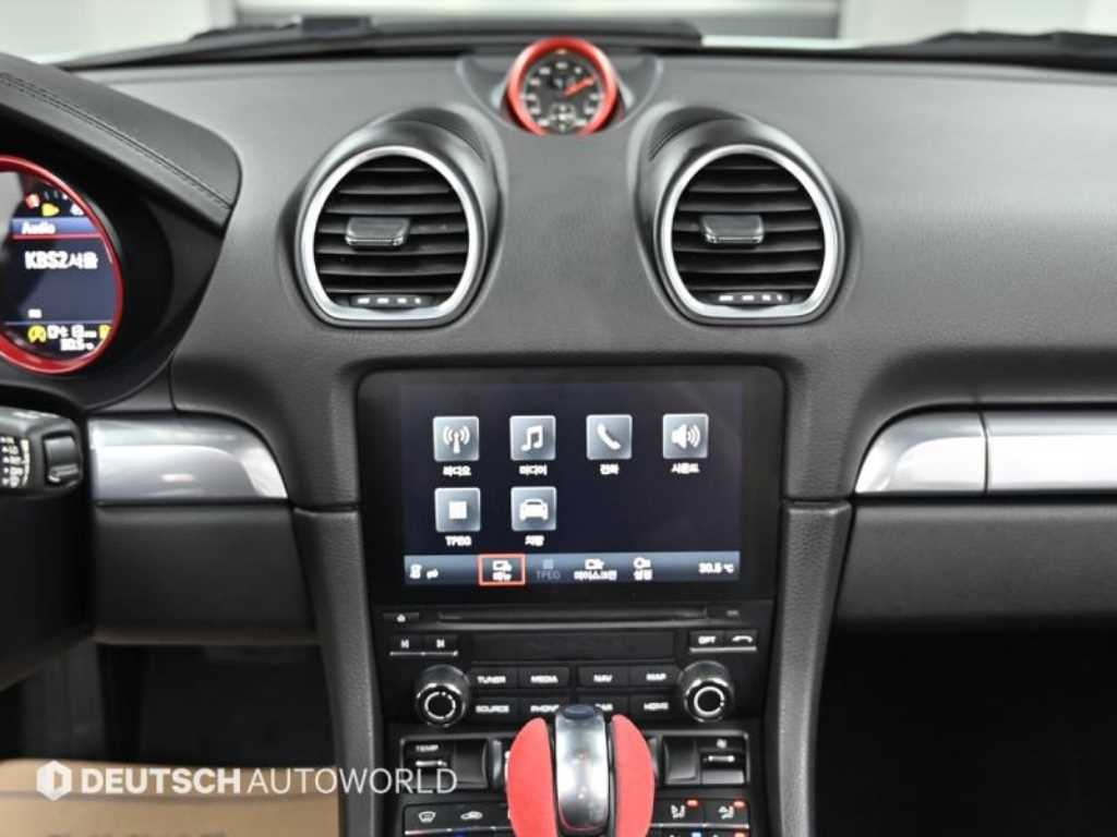 Porsche 718 — photo 15