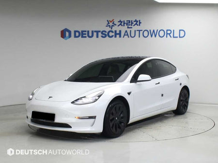 Tesla Model 3 — photo 01