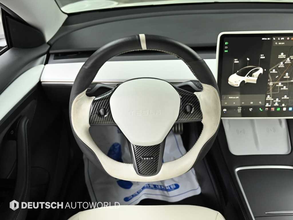 Tesla Model 3 — photo 13
