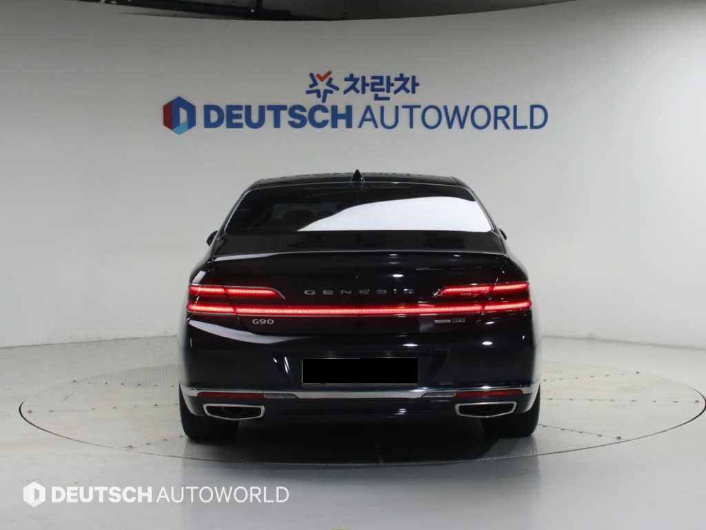 Genesis G90 — photo 04