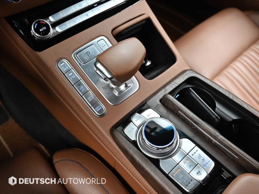 Genesis G90 — photo 09