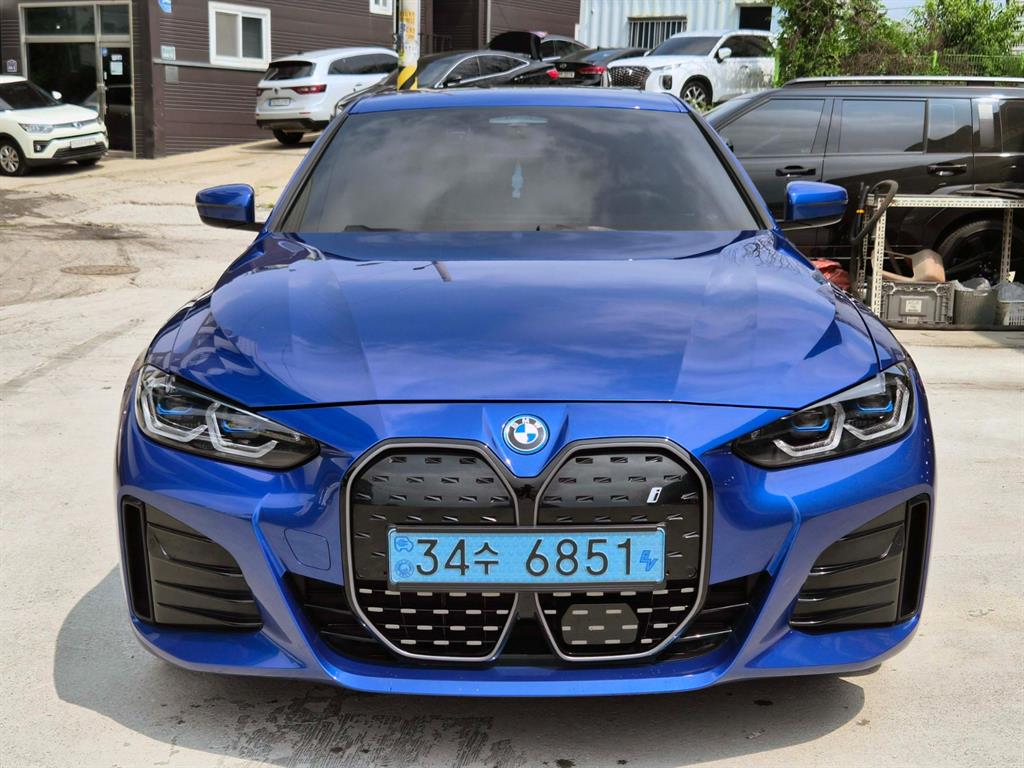 BMW i4 — photo 01