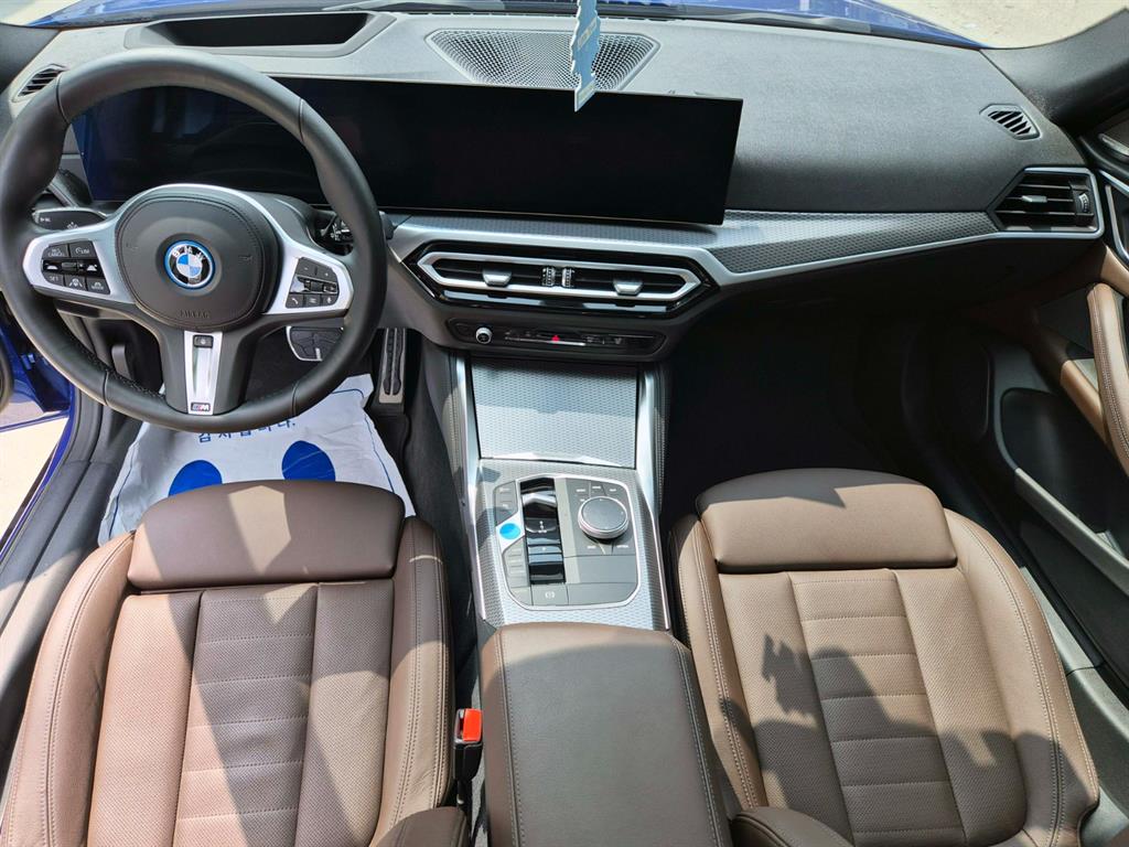 BMW i4 — photo 10