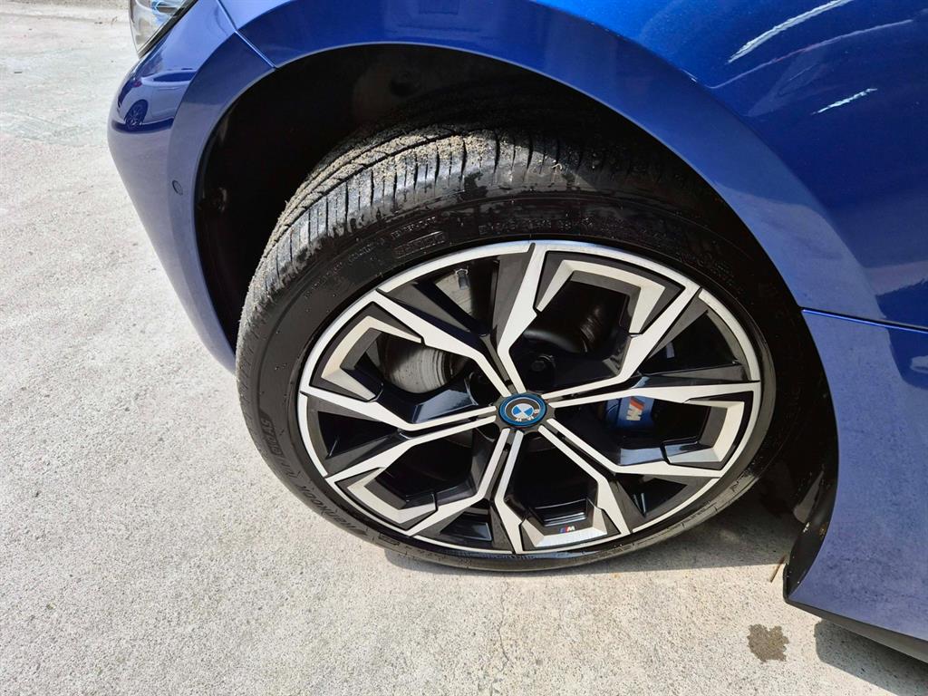 BMW i4 — photo 20