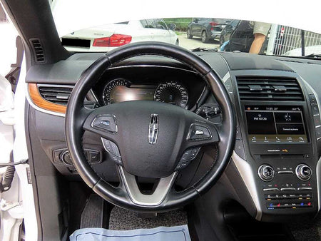 Lincoln MKC — photo 08