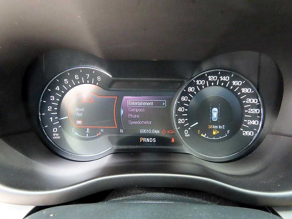 Lincoln MKC — photo 09