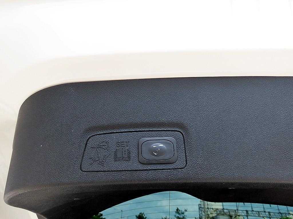 Lincoln MKC — photo 16