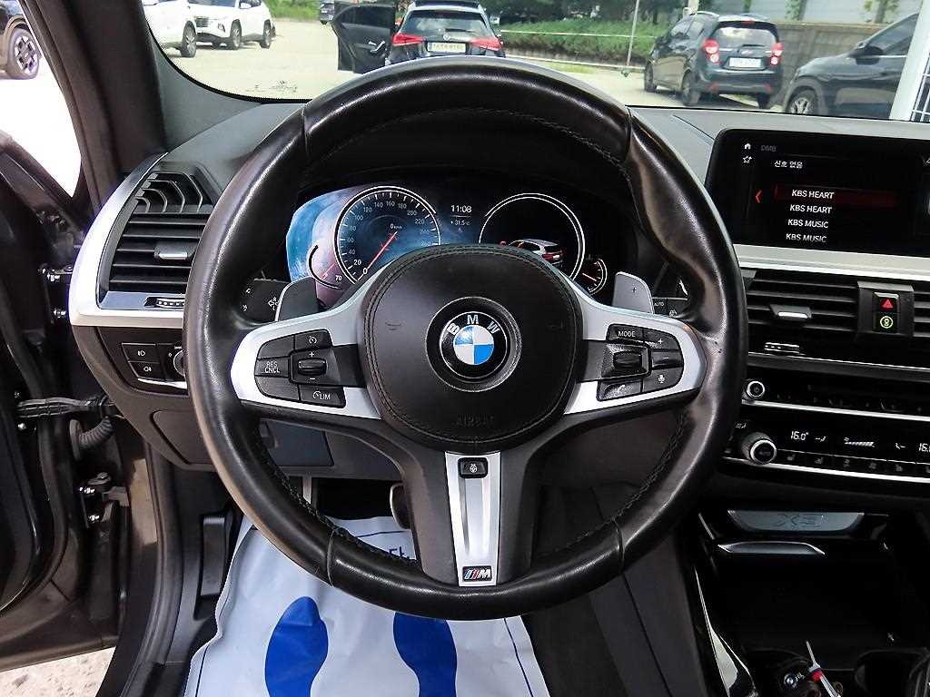 BMW X3 — photo 08