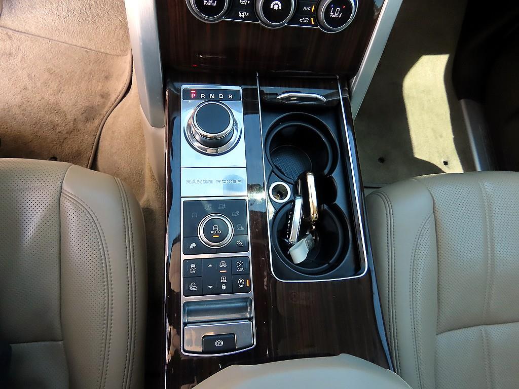 Land Rover Range Rover — photo 10