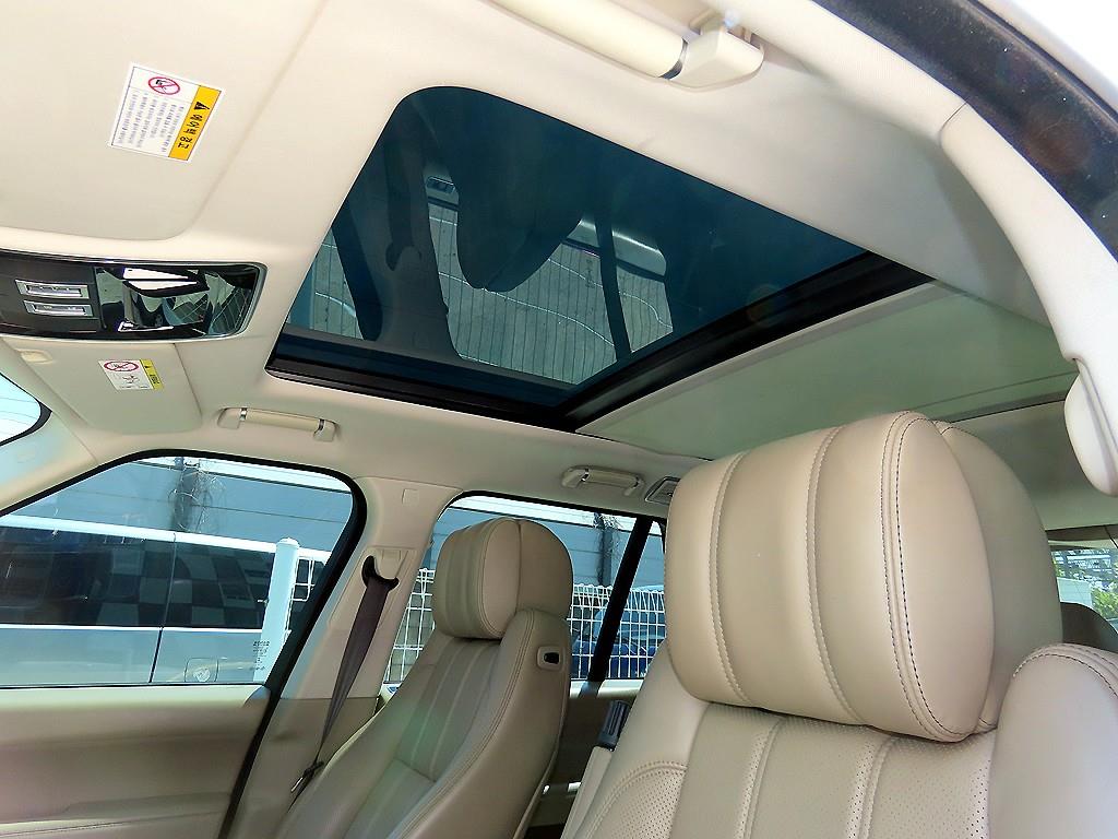 Land Rover Range Rover — photo 14