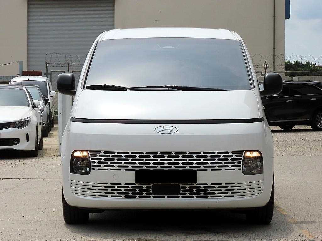 Hyundai Staria — photo 01
