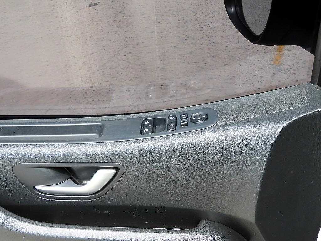 Hyundai Staria — photo 11