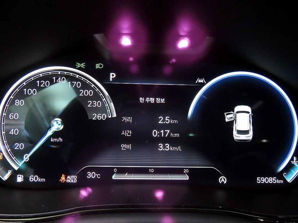 Genesis GV70 — photo 09