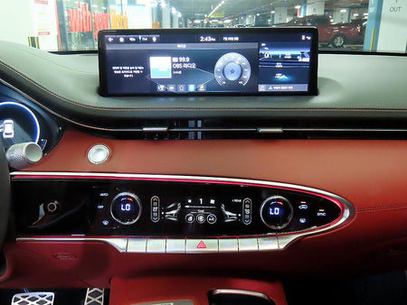Genesis GV70 — photo 11