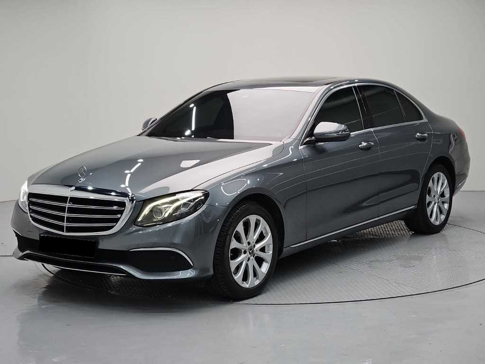 Mercedes-Benz E-Class — photo 01
