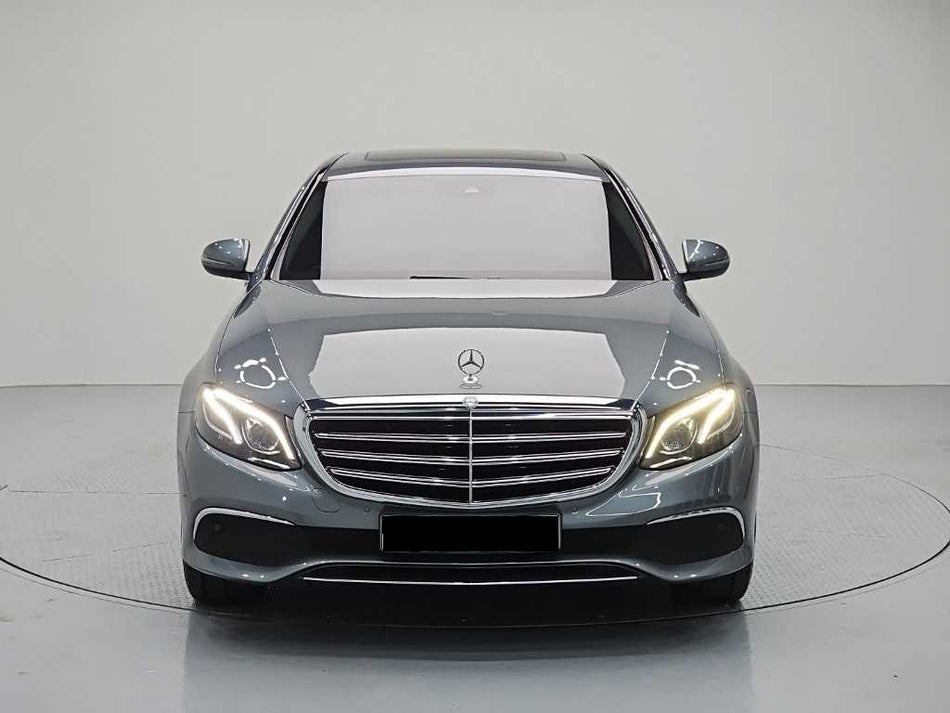 Mercedes-Benz E-Class — photo 02