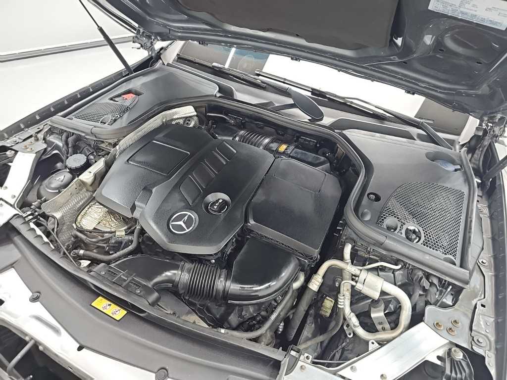 Mercedes-Benz E-Class — photo 05