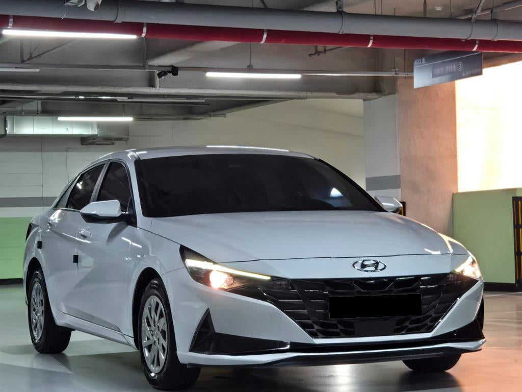 Hyundai Avante — photo 02