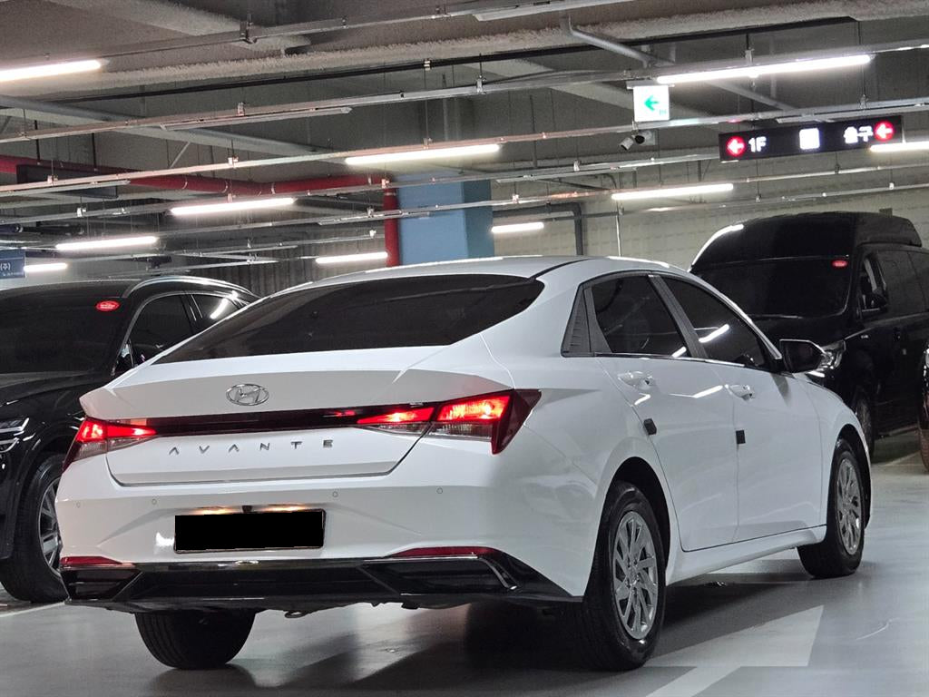 Hyundai Avante — photo 03