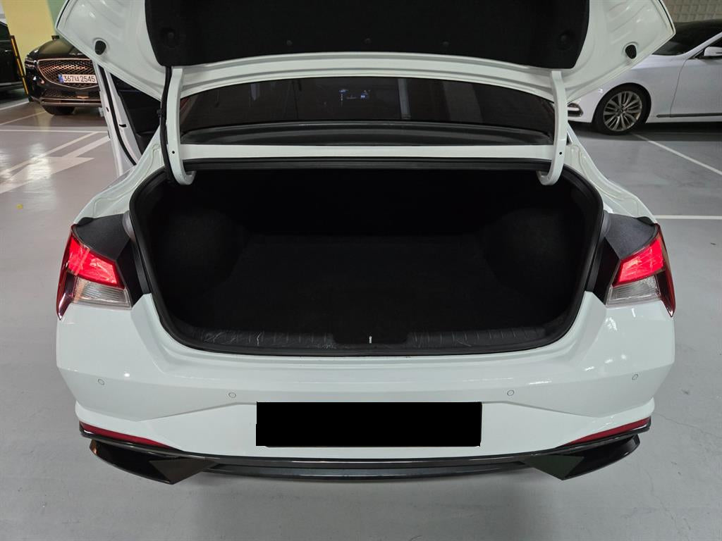 Hyundai Avante — photo 05