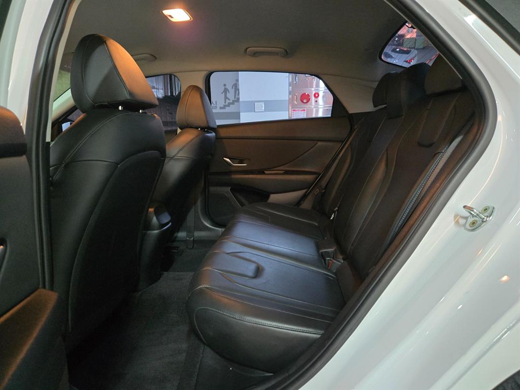Hyundai Avante — photo 07