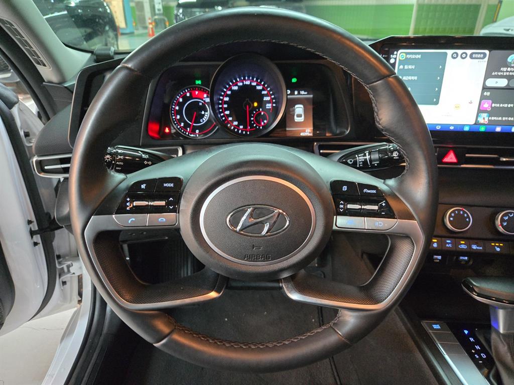 Hyundai Avante — photo 10