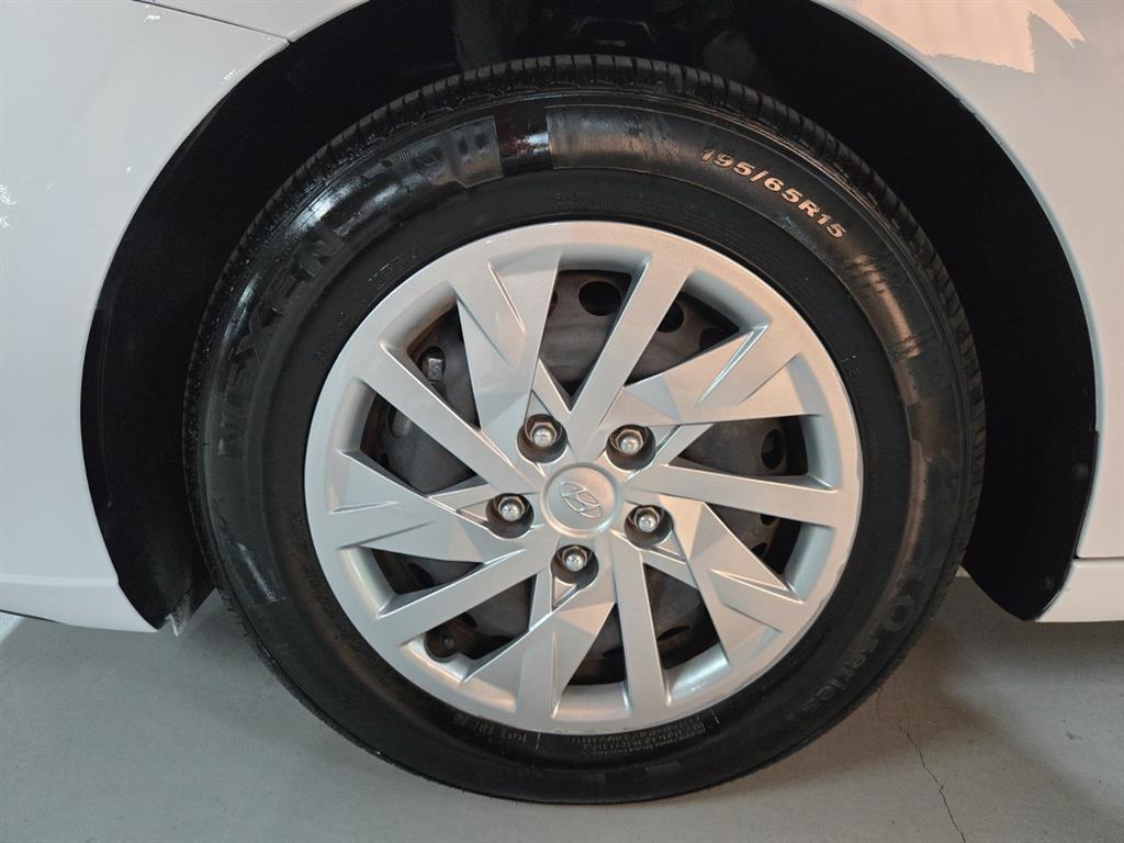 Hyundai Avante — photo 17