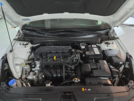 Hyundai Avante — photo 18